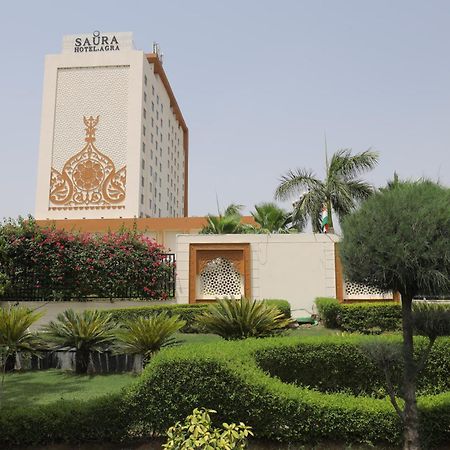 Saura Hotel, Agra - A Club Mahindra Associate Buitenkant foto
