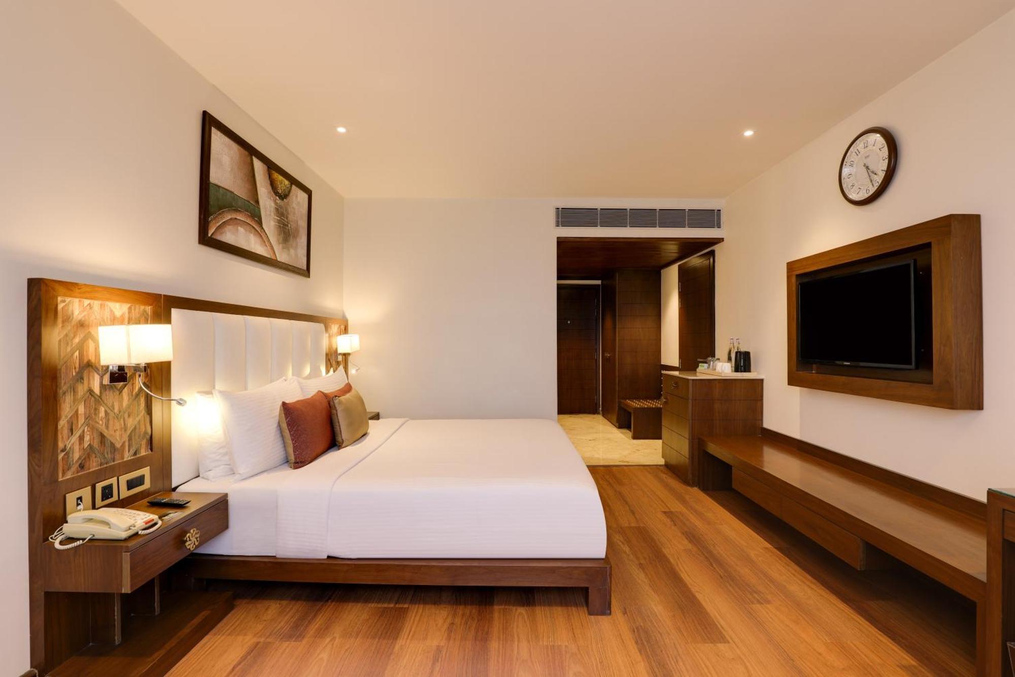 Saura Hotel, Agra - A Club Mahindra Associate Buitenkant foto