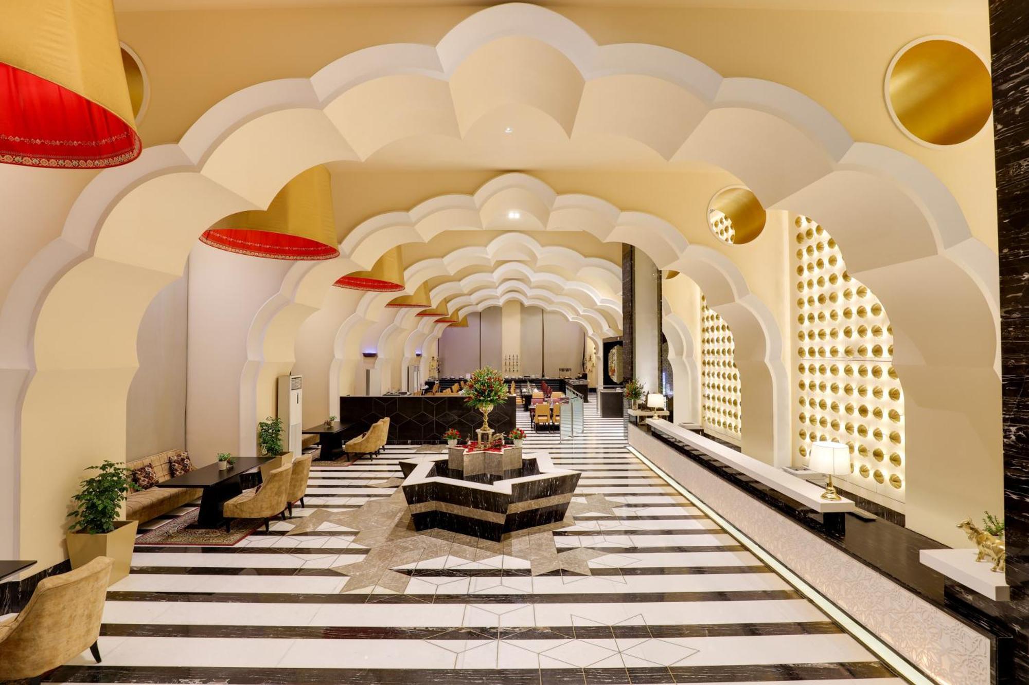 Saura Hotel, Agra - A Club Mahindra Associate Buitenkant foto
