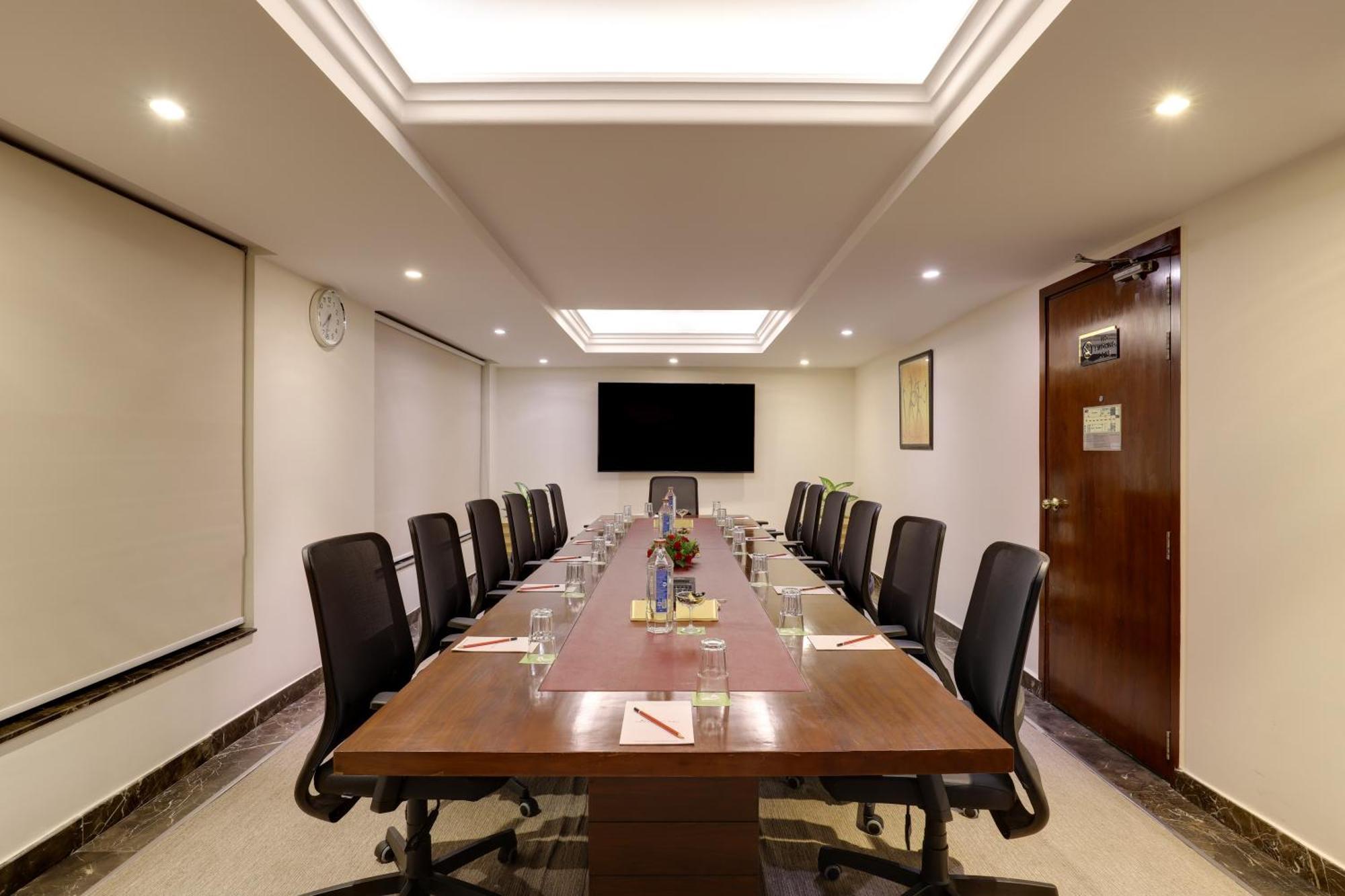 Saura Hotel, Agra - A Club Mahindra Associate Buitenkant foto